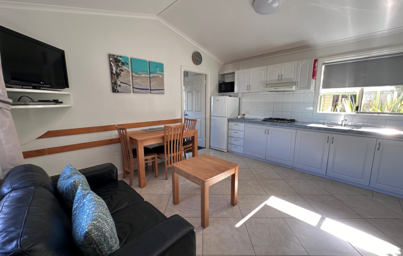 MB Deluxe Ensuite Cabin 1500px 12