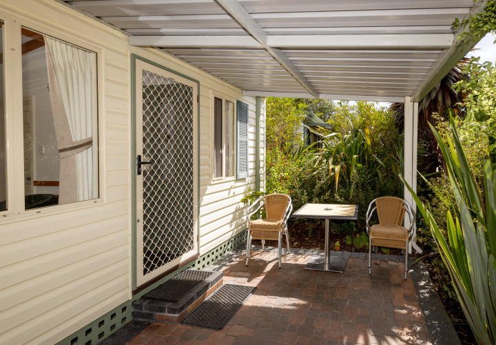 MB Ensuite Cabin 1500px 02