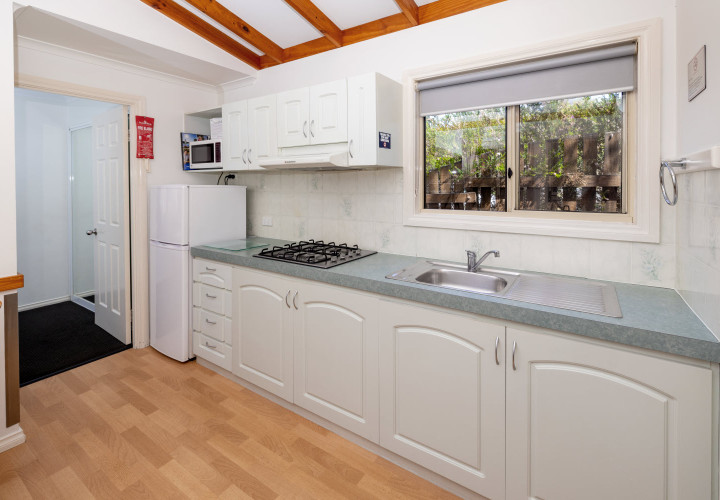 MB Ensuite Cabin 1500px 03