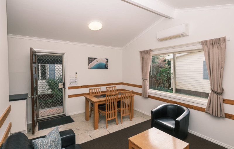 BIG4 Middleton Beach Spa Chalet Couples 12 1500px 2026