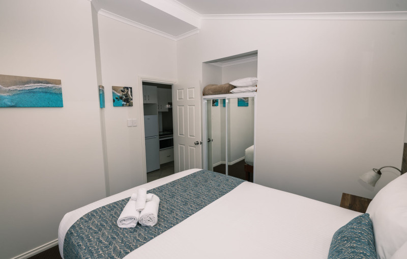 BIG4 Middleton Beach Spa Chalet Couples 29 1500px 2026