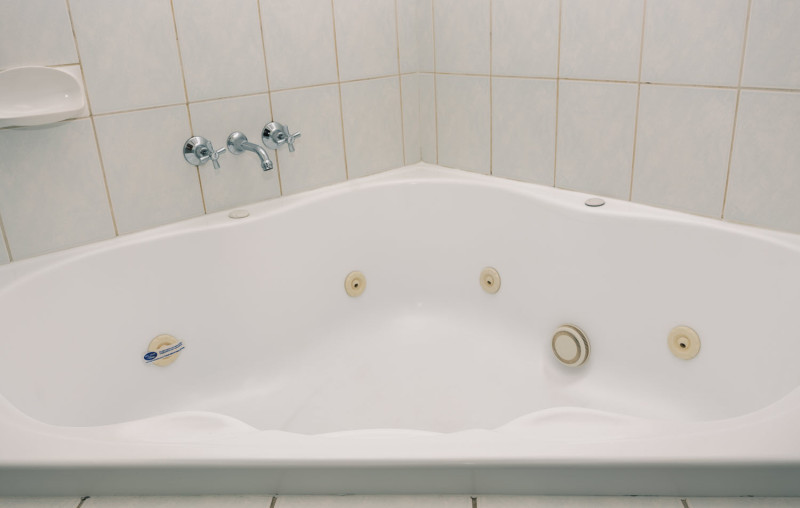 BIG4 Middleton Beach Spa Chalet Couples 38 1500px 2026