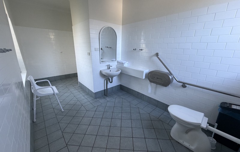 BIG4 middleton beach accessible bathroom grab rail