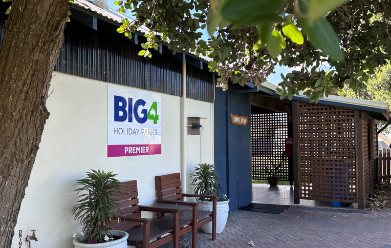 MB Campers Kitchen 1500px 01