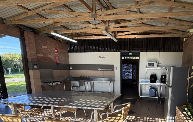 big4 middleton beach albany campers kitchen dining