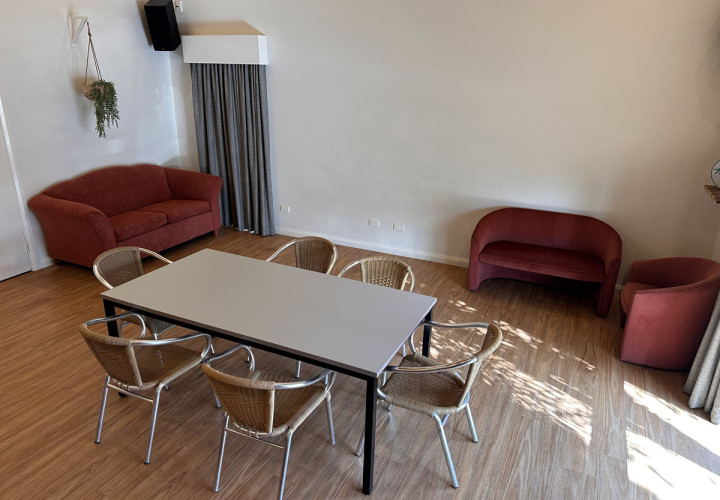 BIG4 Middleton Beach Conferences Meetings Conference Room with projector 5 1200px