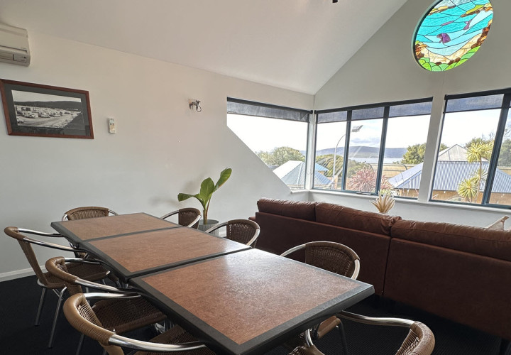BIG4 Middleton Beach Conferences Meetings Guest Lounge space 8 cropped 1200px