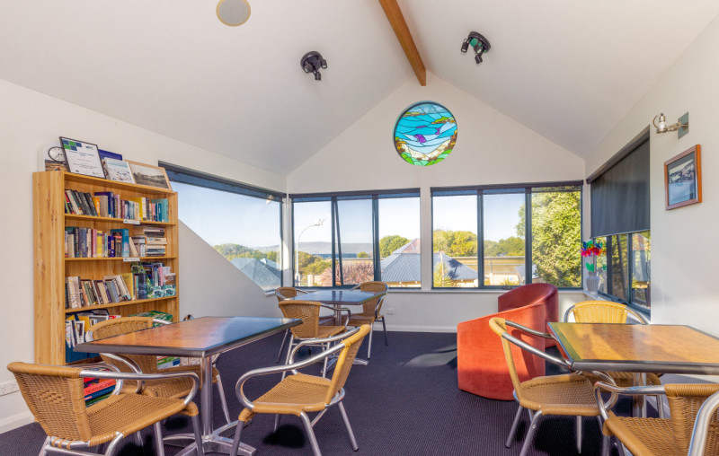 MB Reception Lounge 1500px 11