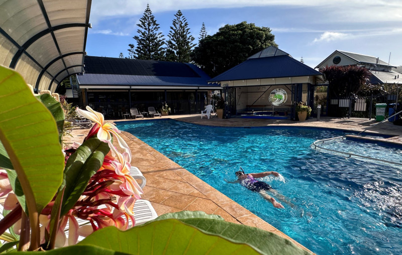 MB Pool 1500px 11